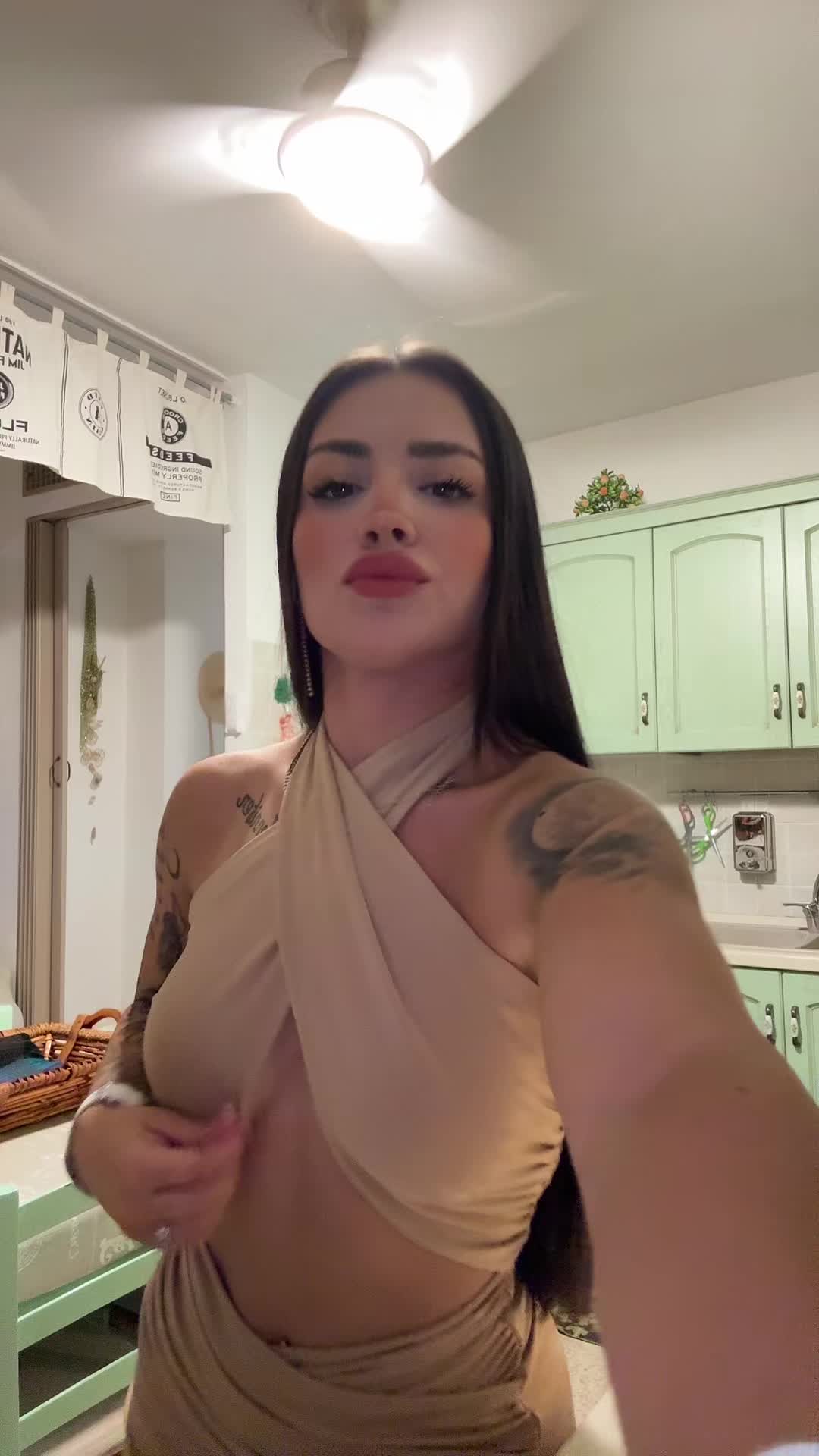 @SnowWhite🖤