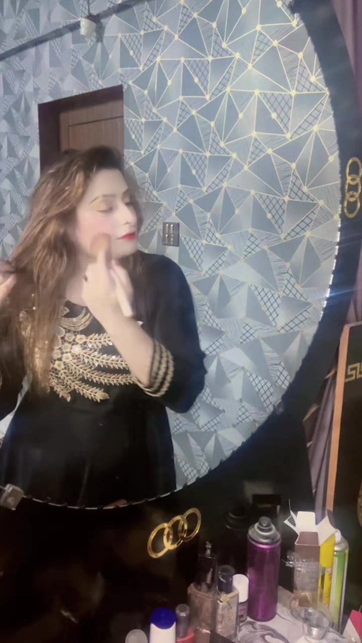 @Farah Lashari