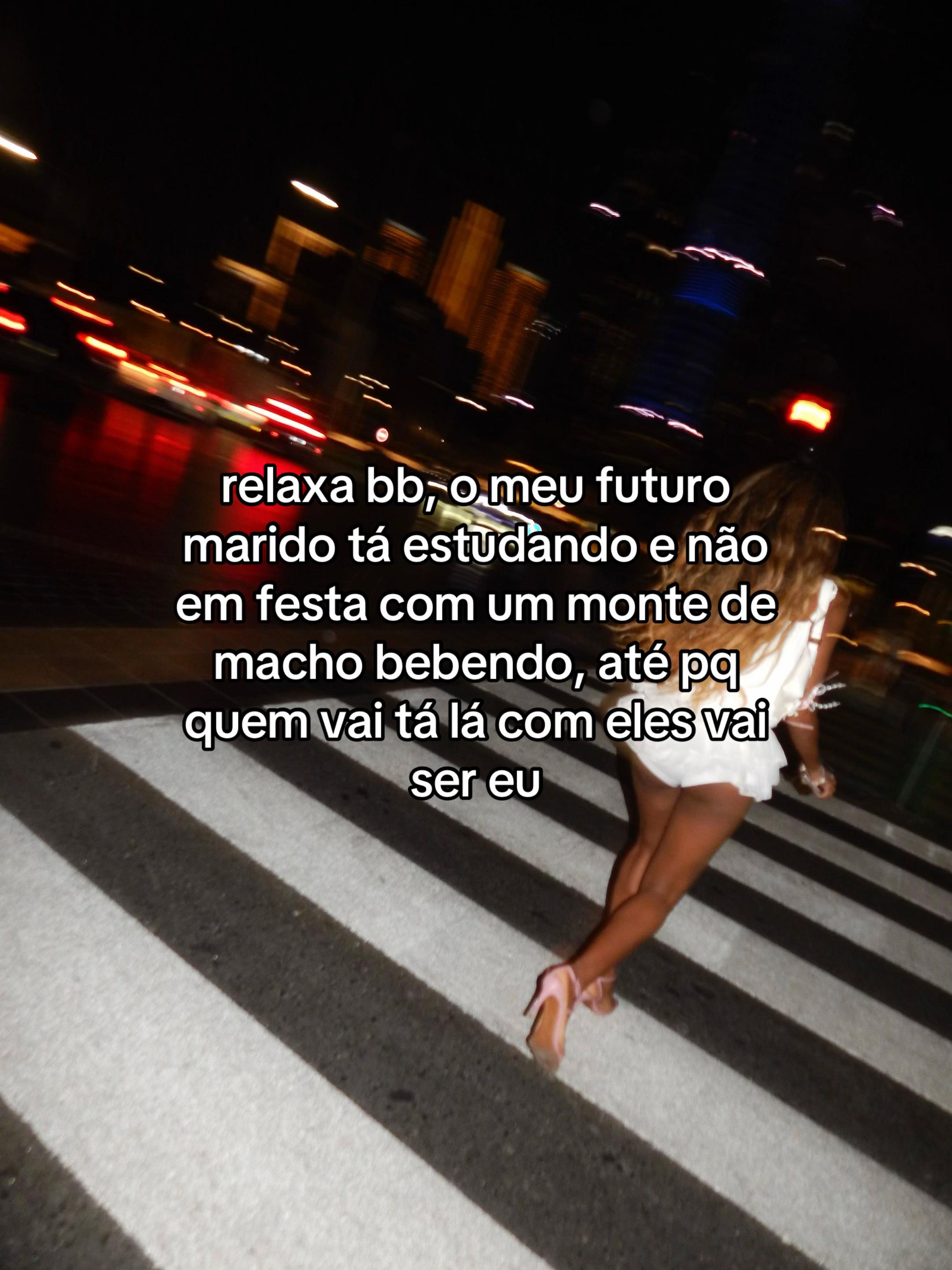 @Vict&oacute;ria Simonns