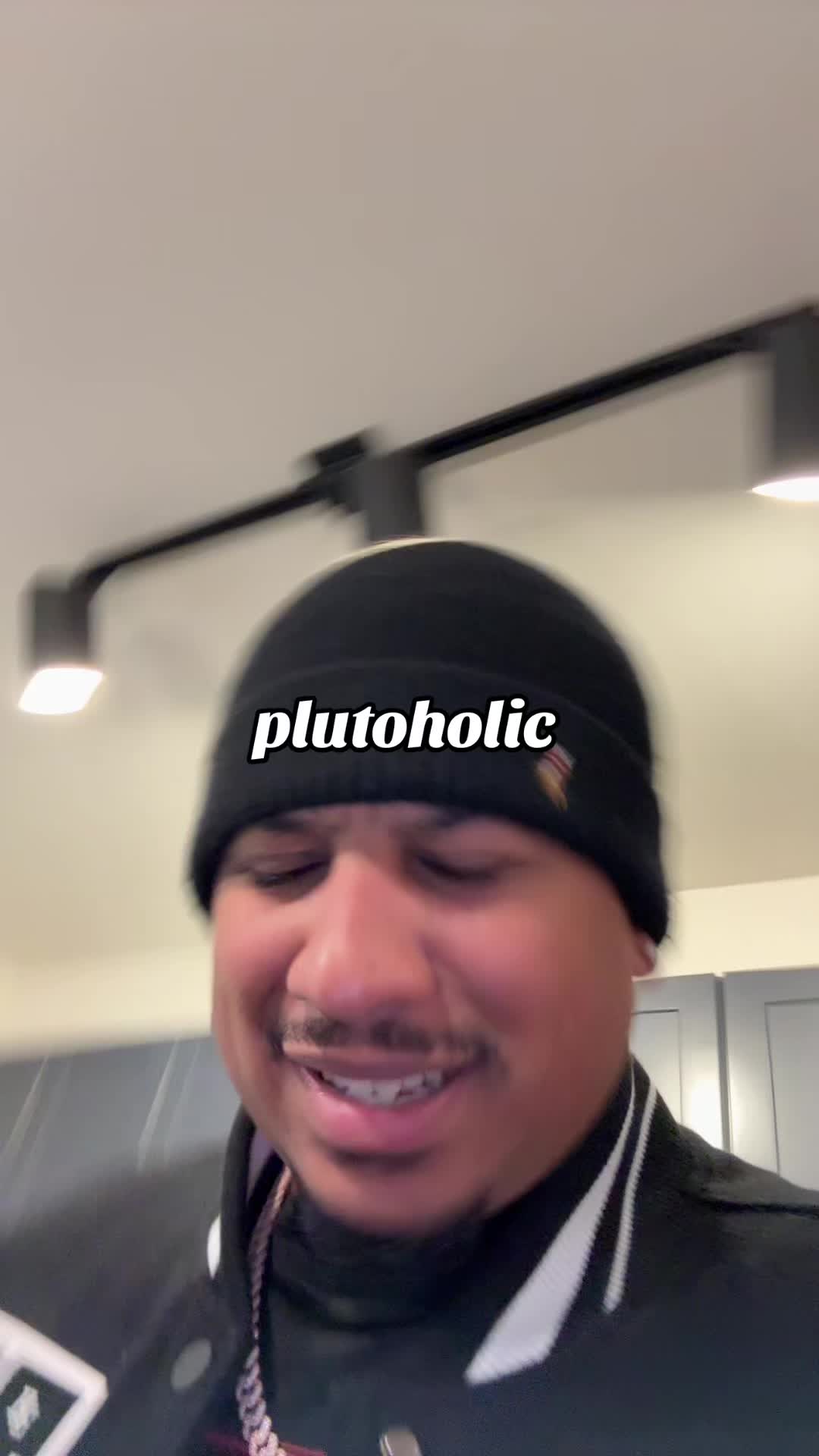 @thequis_