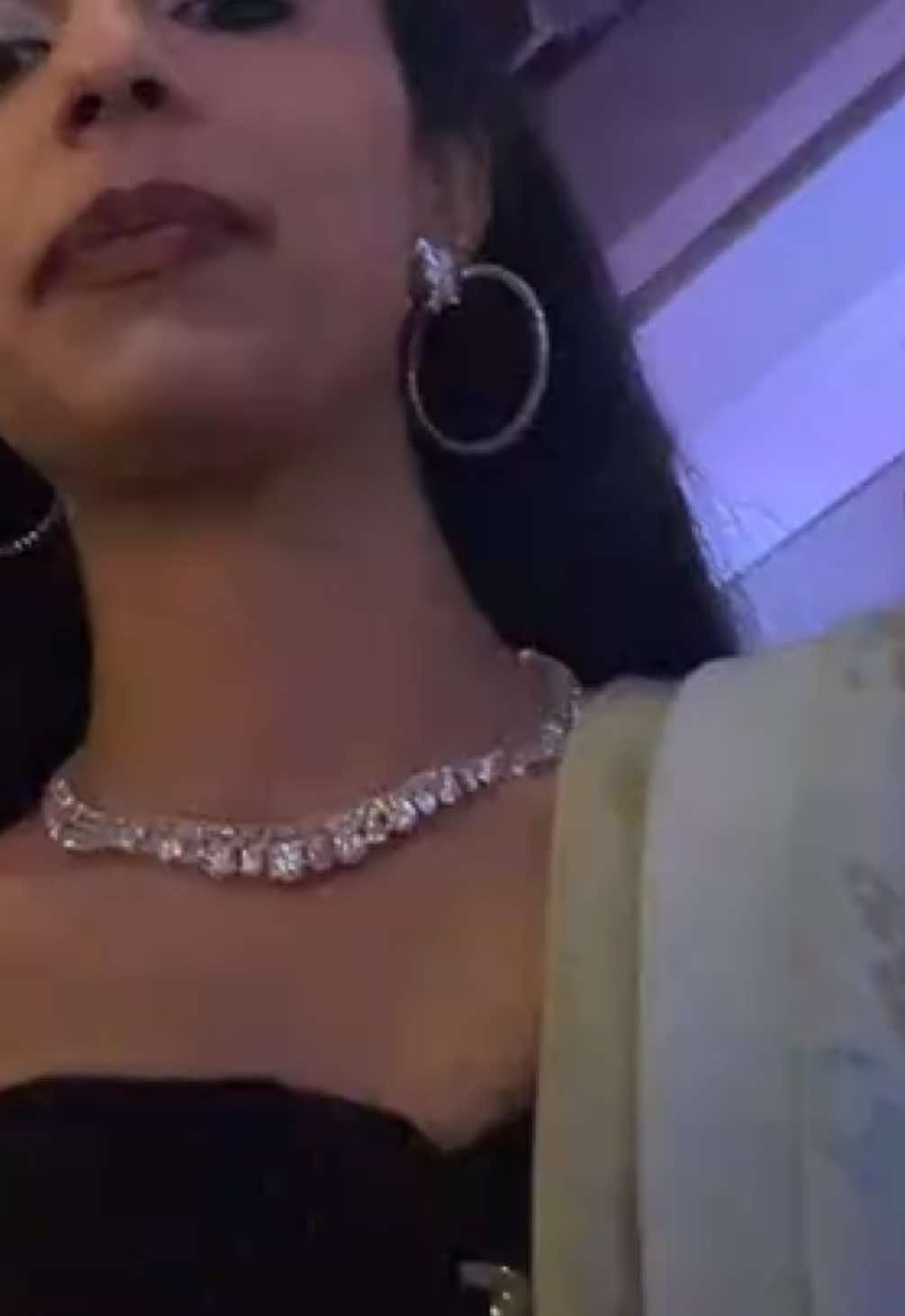 @malvikaonline