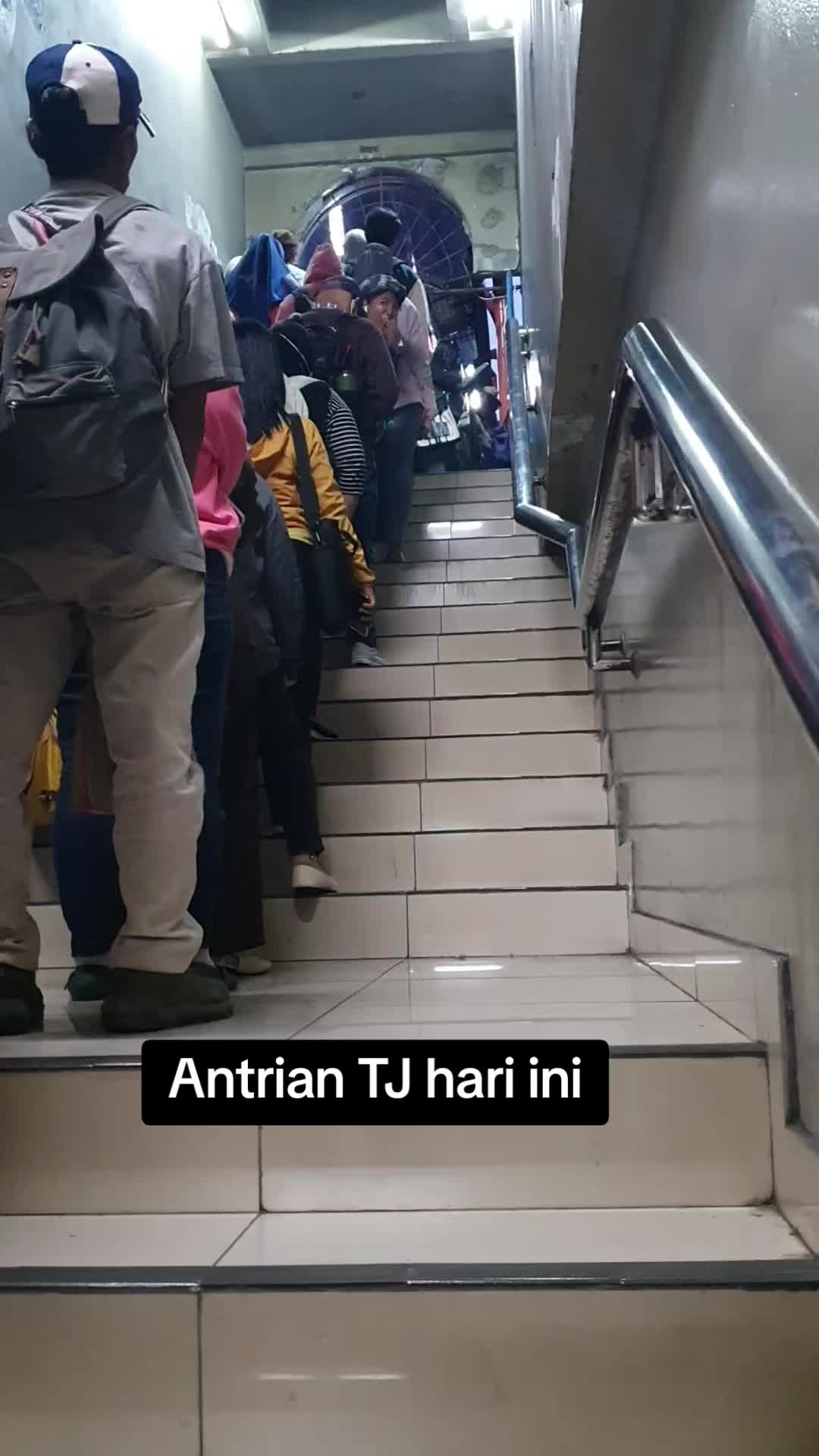 @Mbak-mbak Jawa