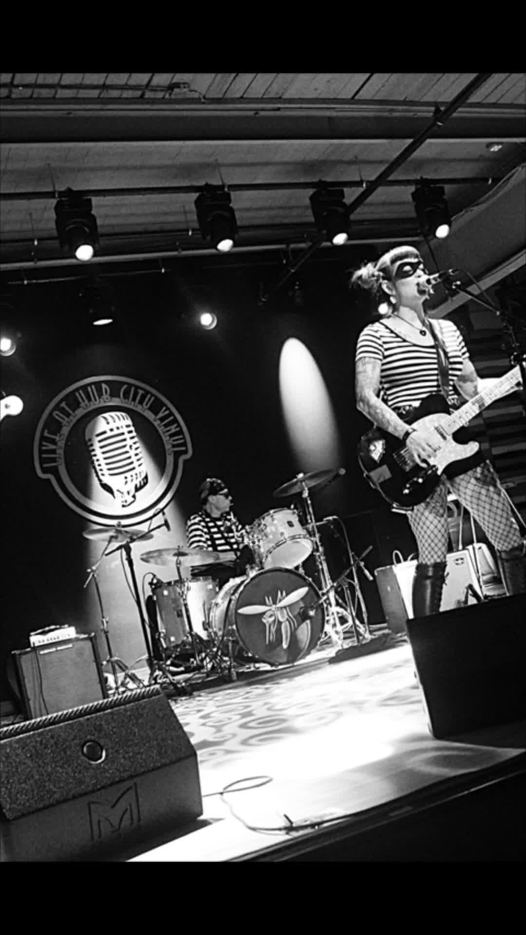 @TheHellflowers