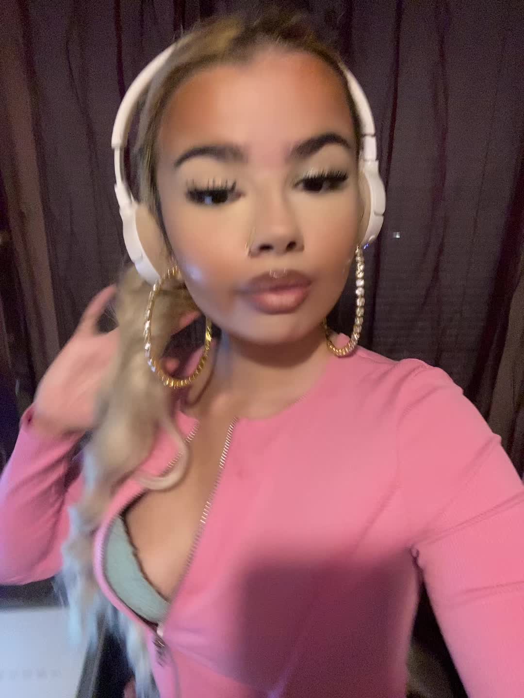 @n1whoo