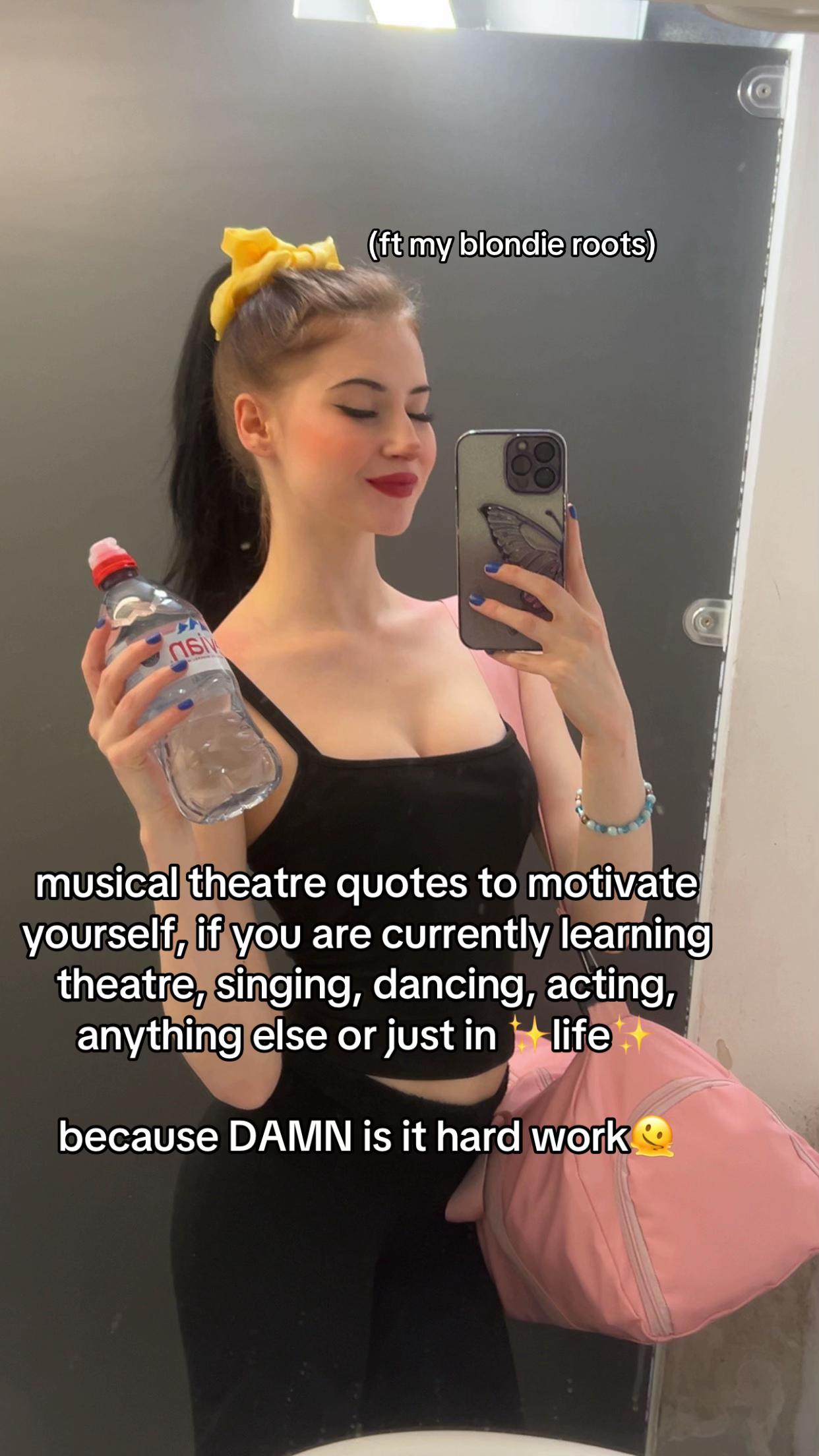 @AylaSwan🎭