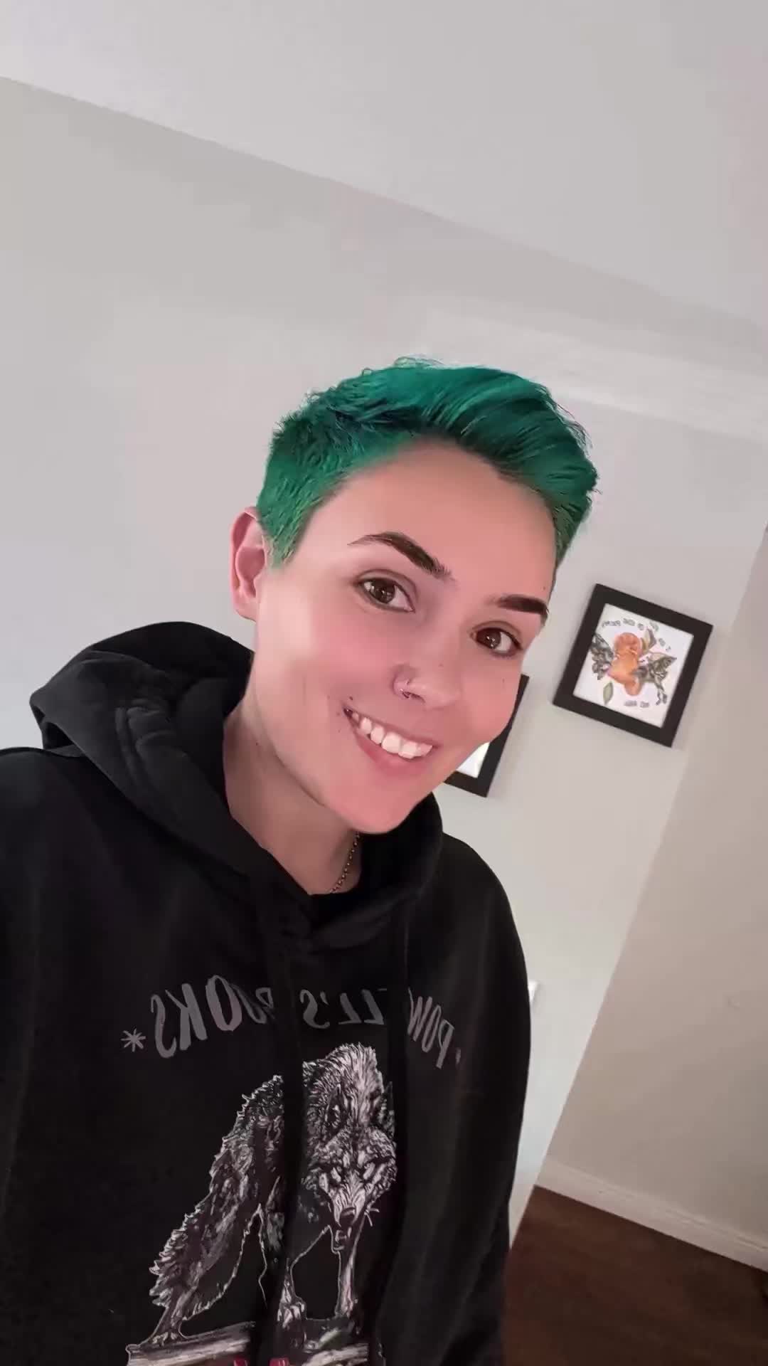 Kitthebeefcake (kit_the_beefcake) Urlebird