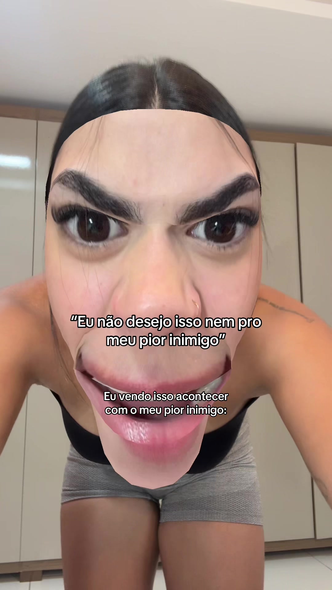@MONIQUE