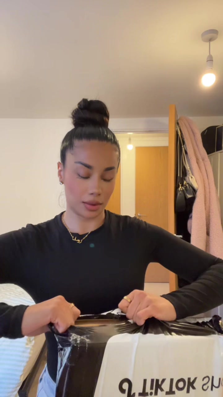 @Romaana3