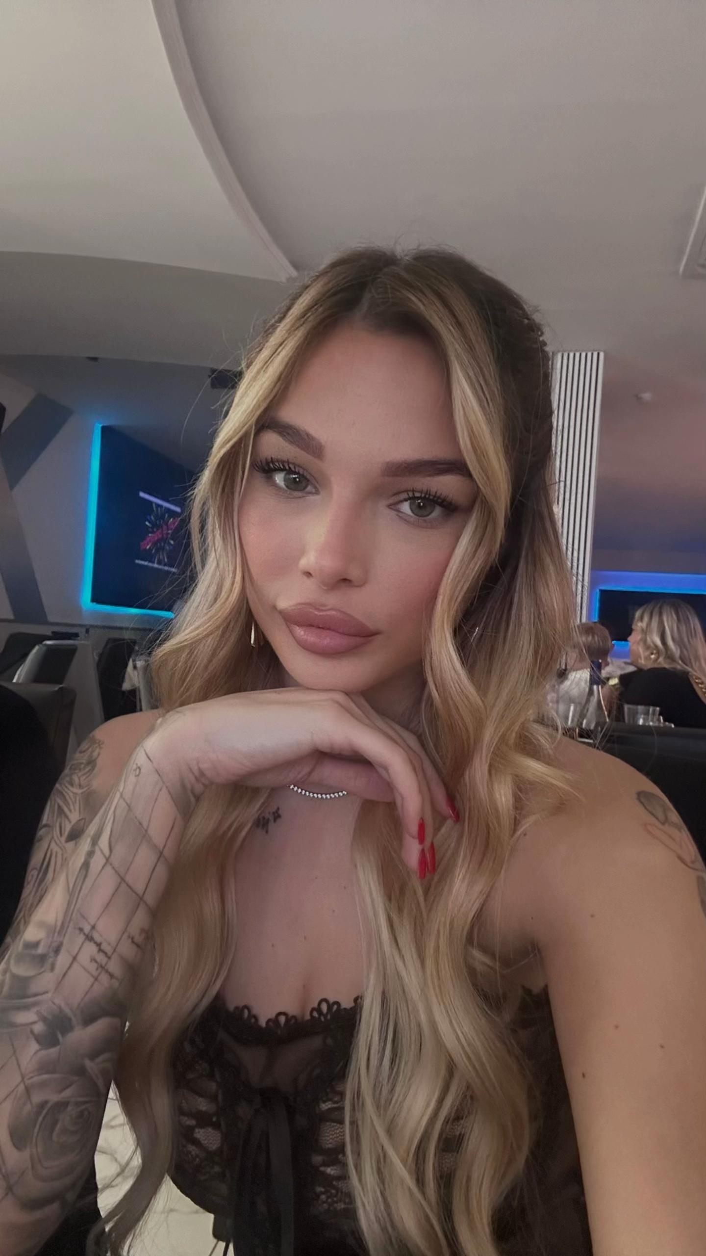@Təodora🍒