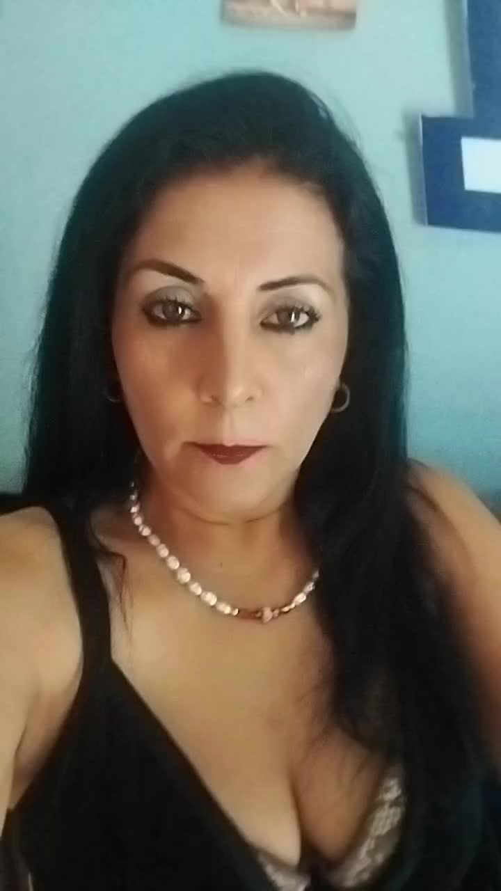 @H&uuml;lya