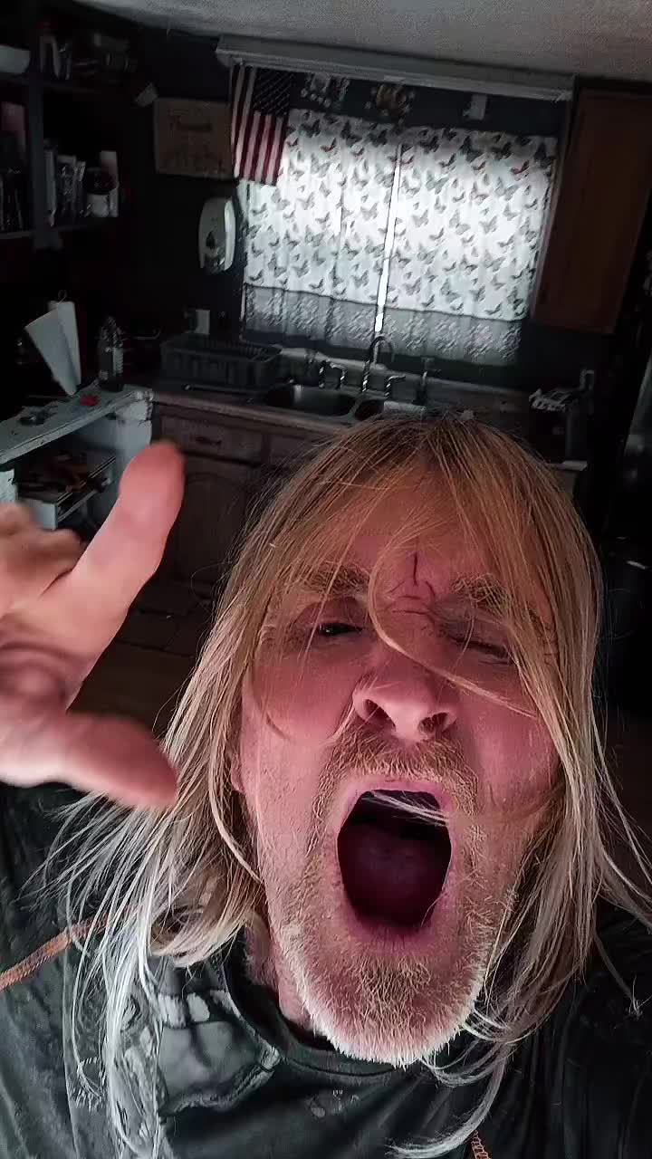 @👑RonaBug🔥🐛🎵⚡🎸
