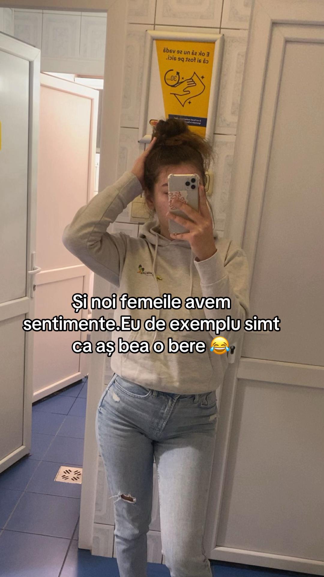 @Mona🦦