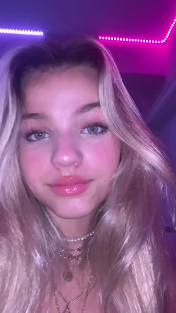 @notsofialianna