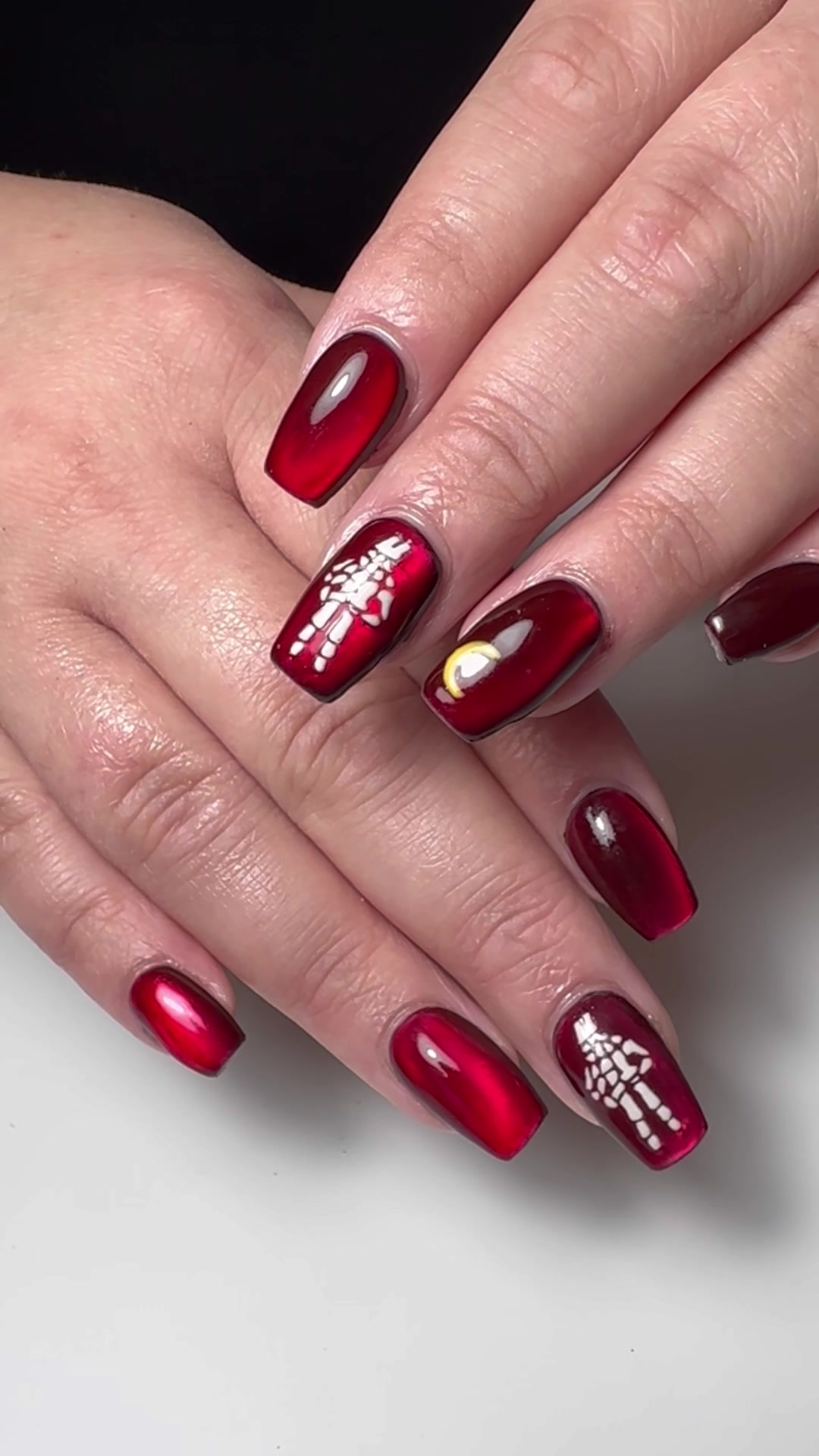@Skullpture_Nails