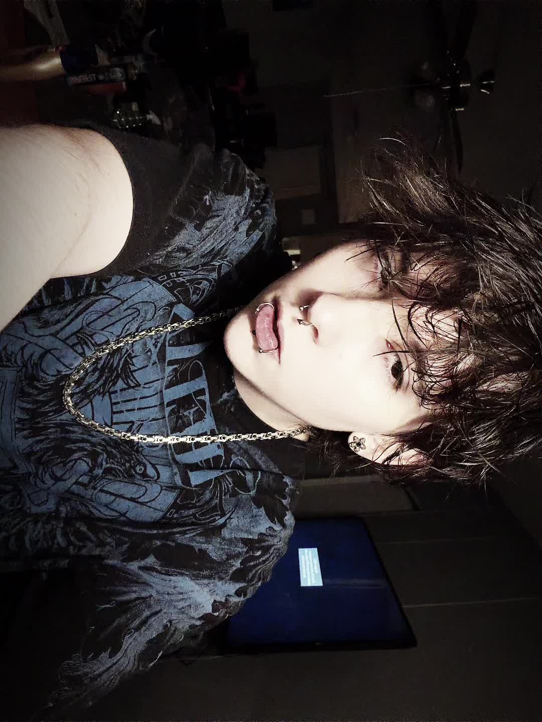 @t4tes1xx