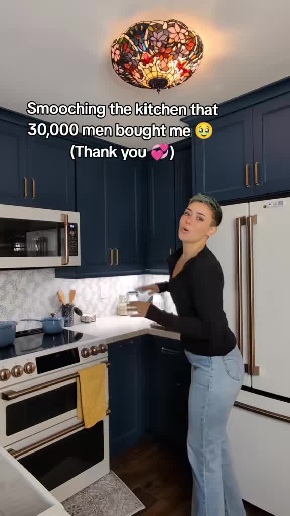 Kitthebeefcake (kit_the_beefcake) Urlebird