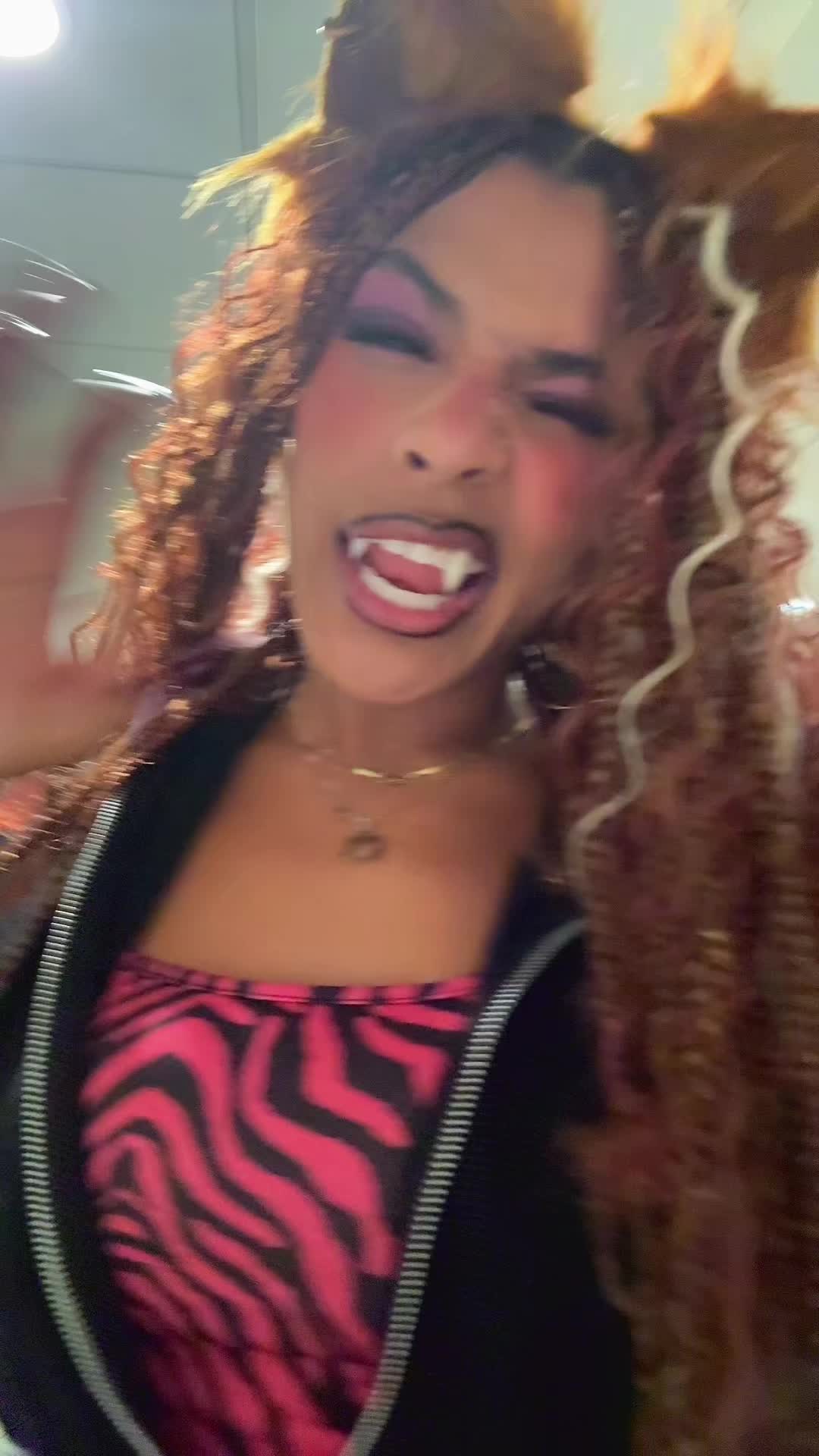 @vividabaddest1