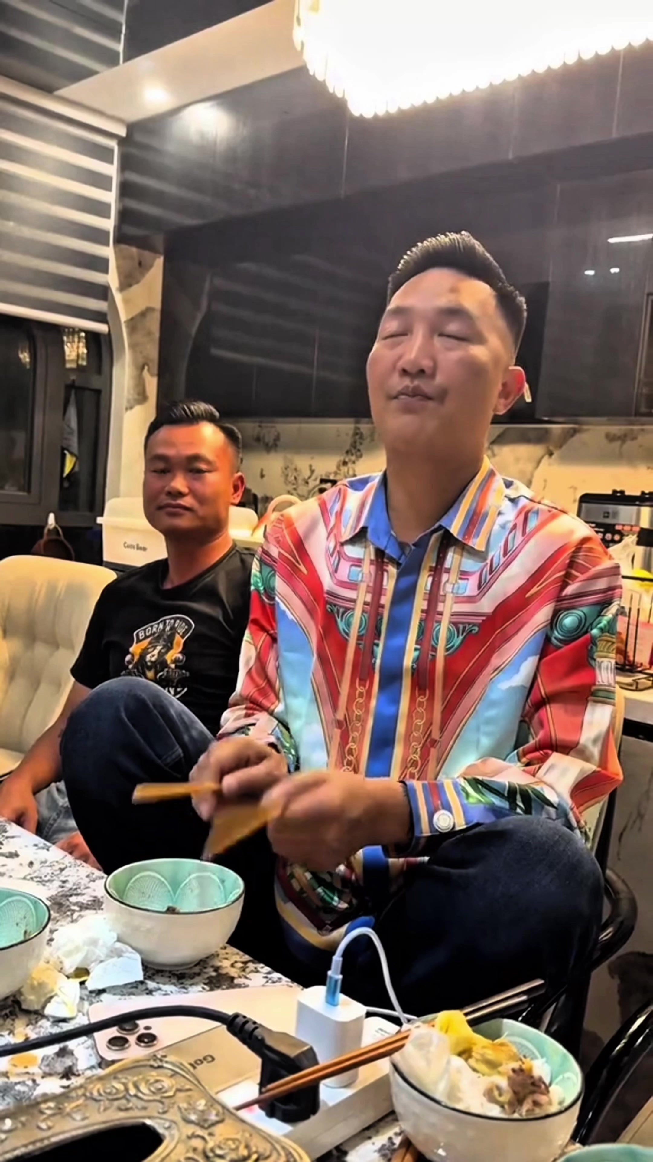 @𝘁𝘆𝗿?