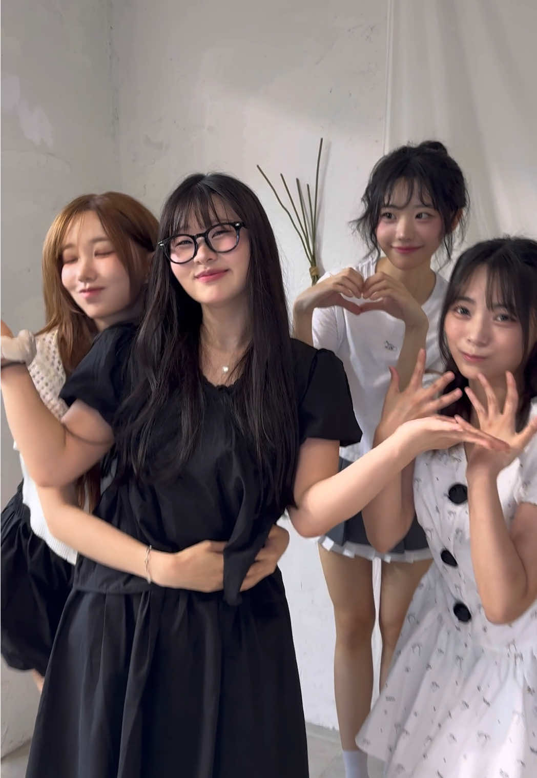 @QWER