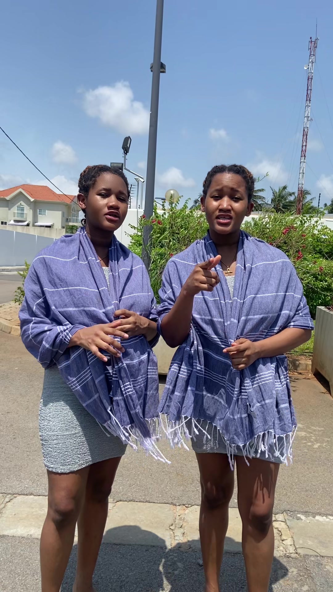 @AMORESSESTWINS