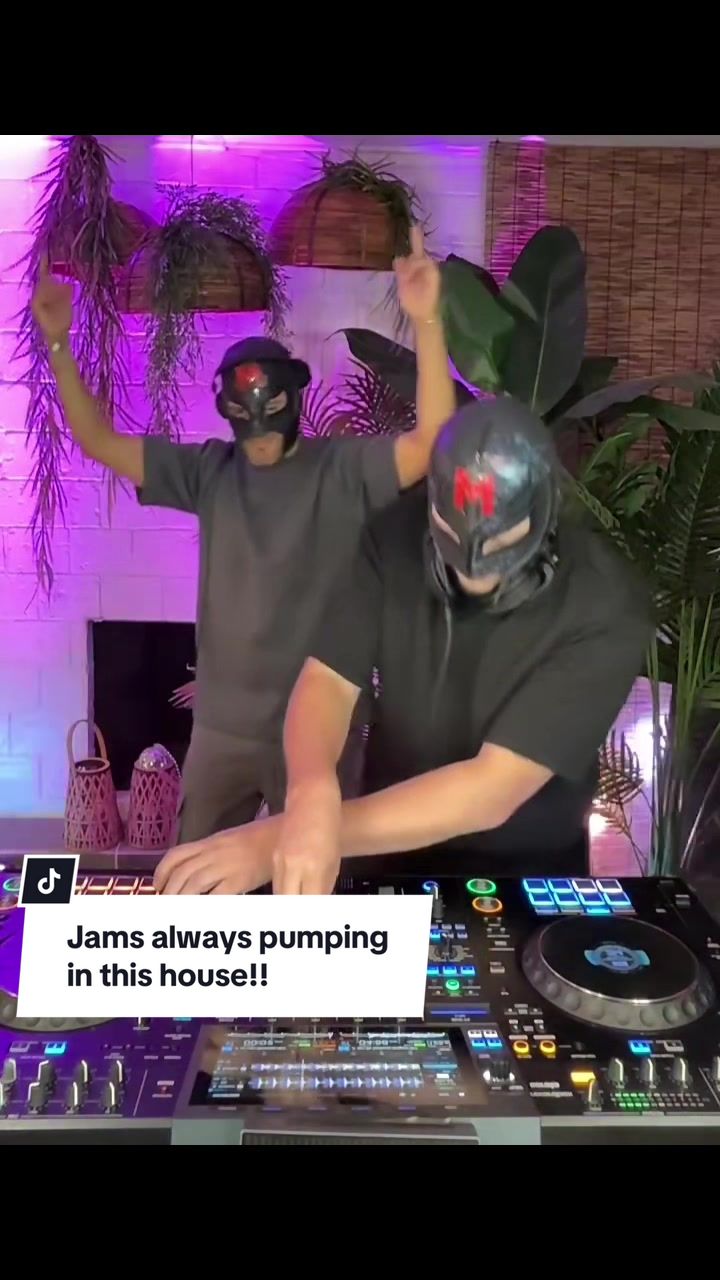 @2M
