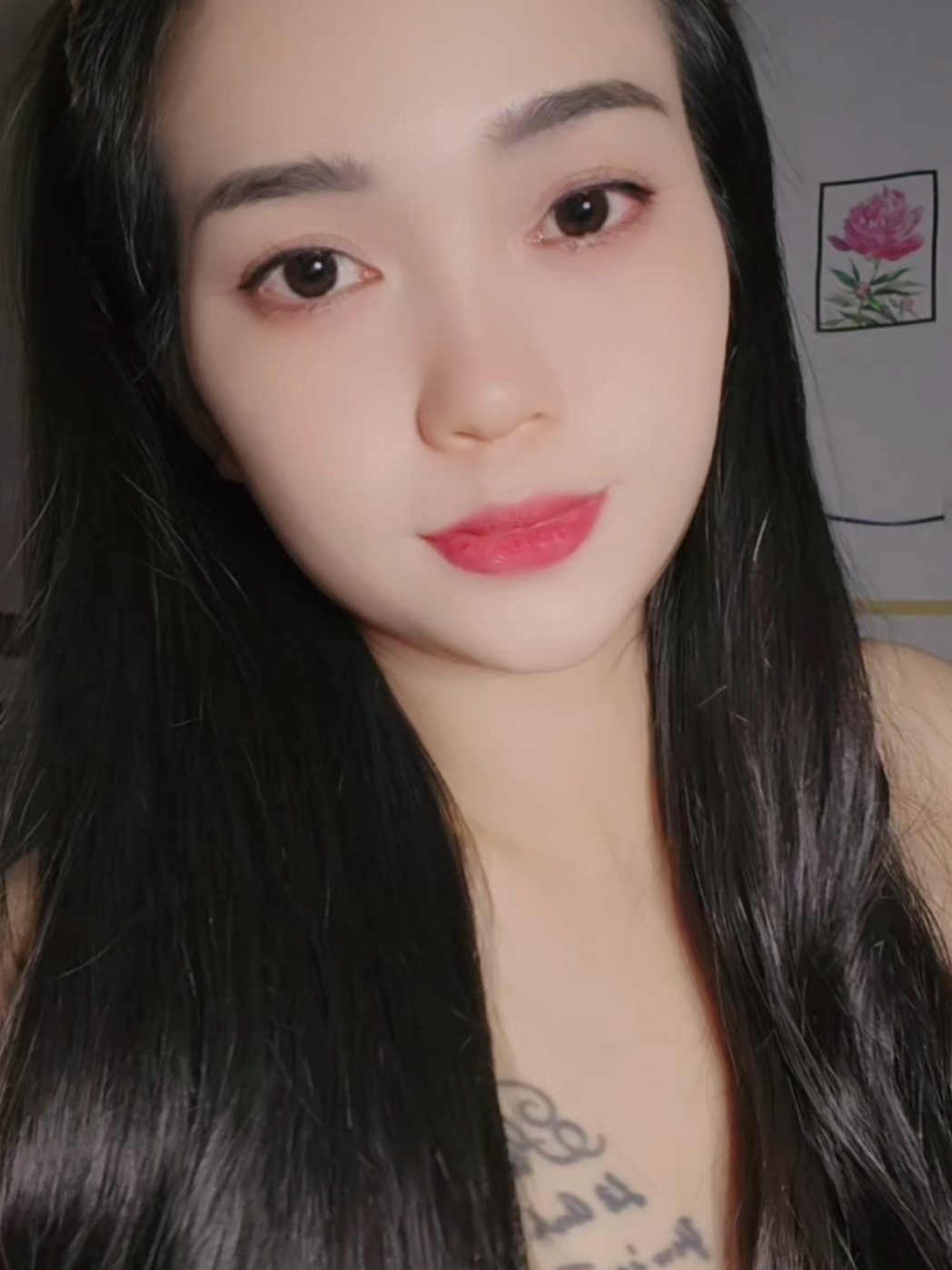@HO&Agrave;NG TỶ