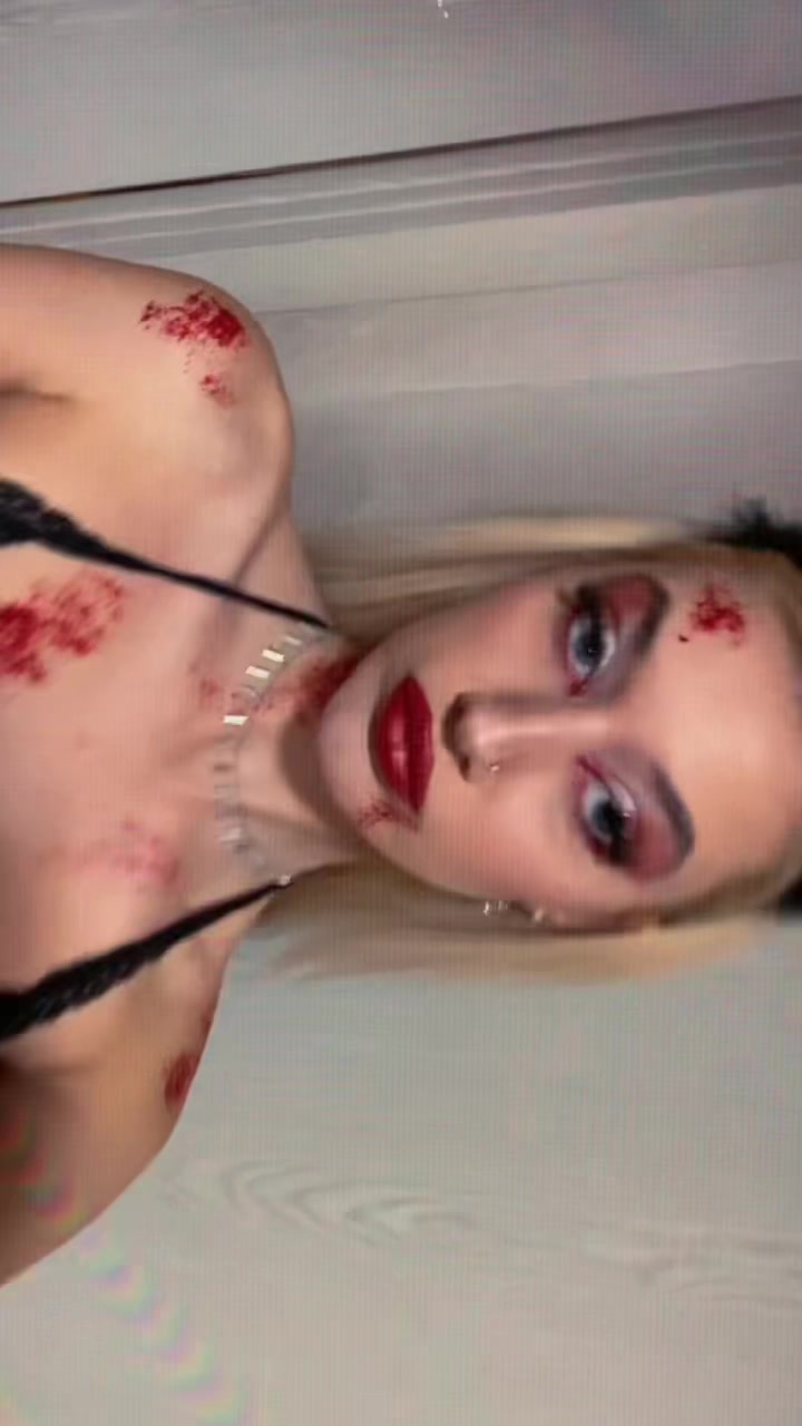 @𝒩𝒾𝓃𝒶💋
