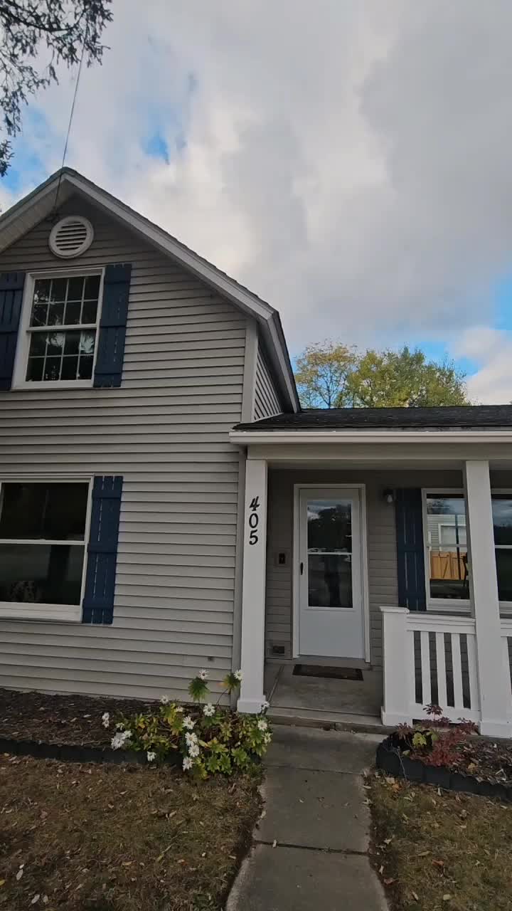 @DeepikaGhotra Realtor&reg;