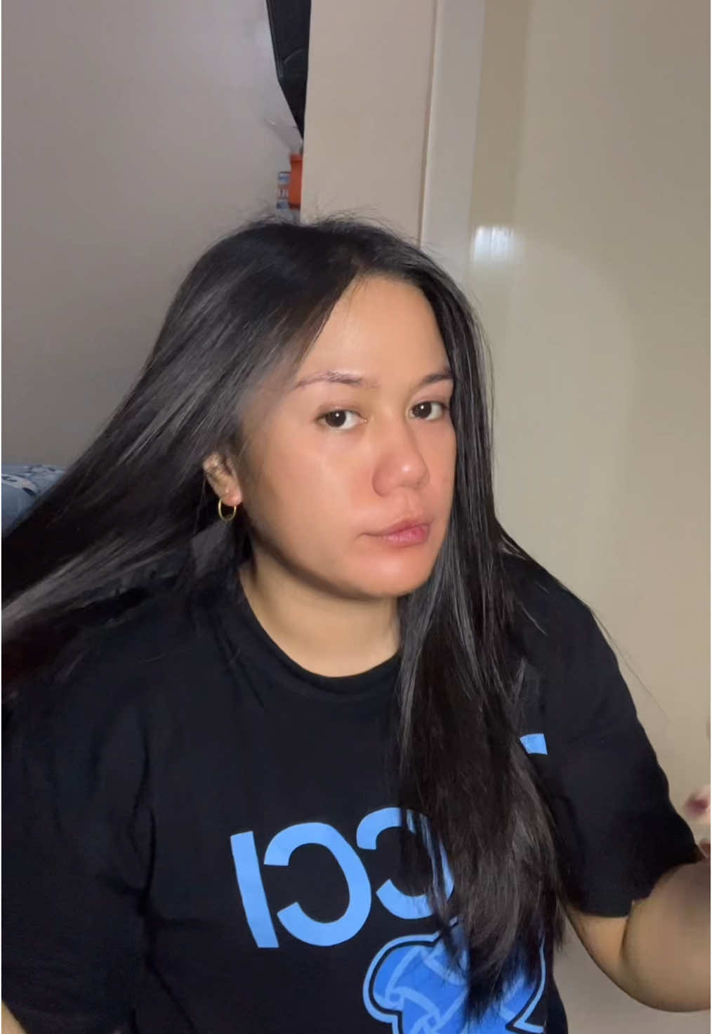 @𝐀𝐩𝐫𝐢 𝐒𝐢𝐡𝐨𝐦𝐛𝐢𝐧𝐠