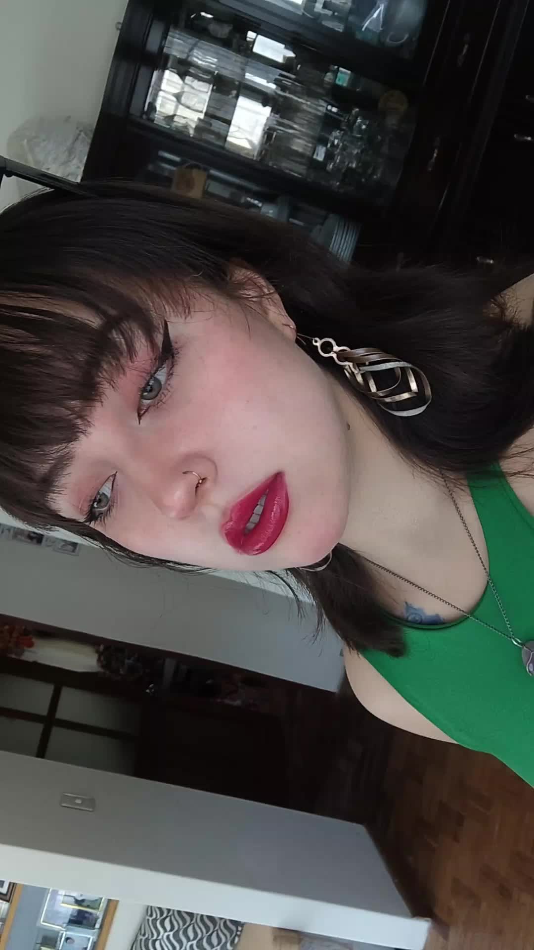 @StrawberryCake🇧🇴