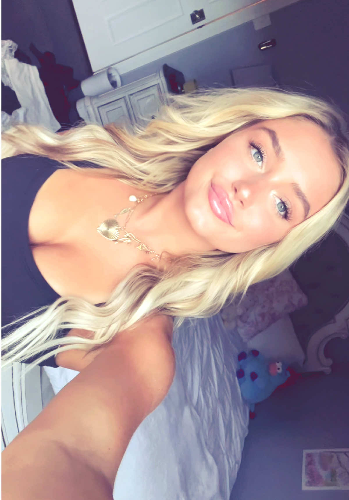 @_ellashy