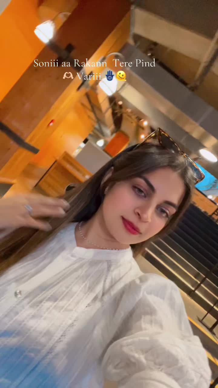 @komal_khaira97