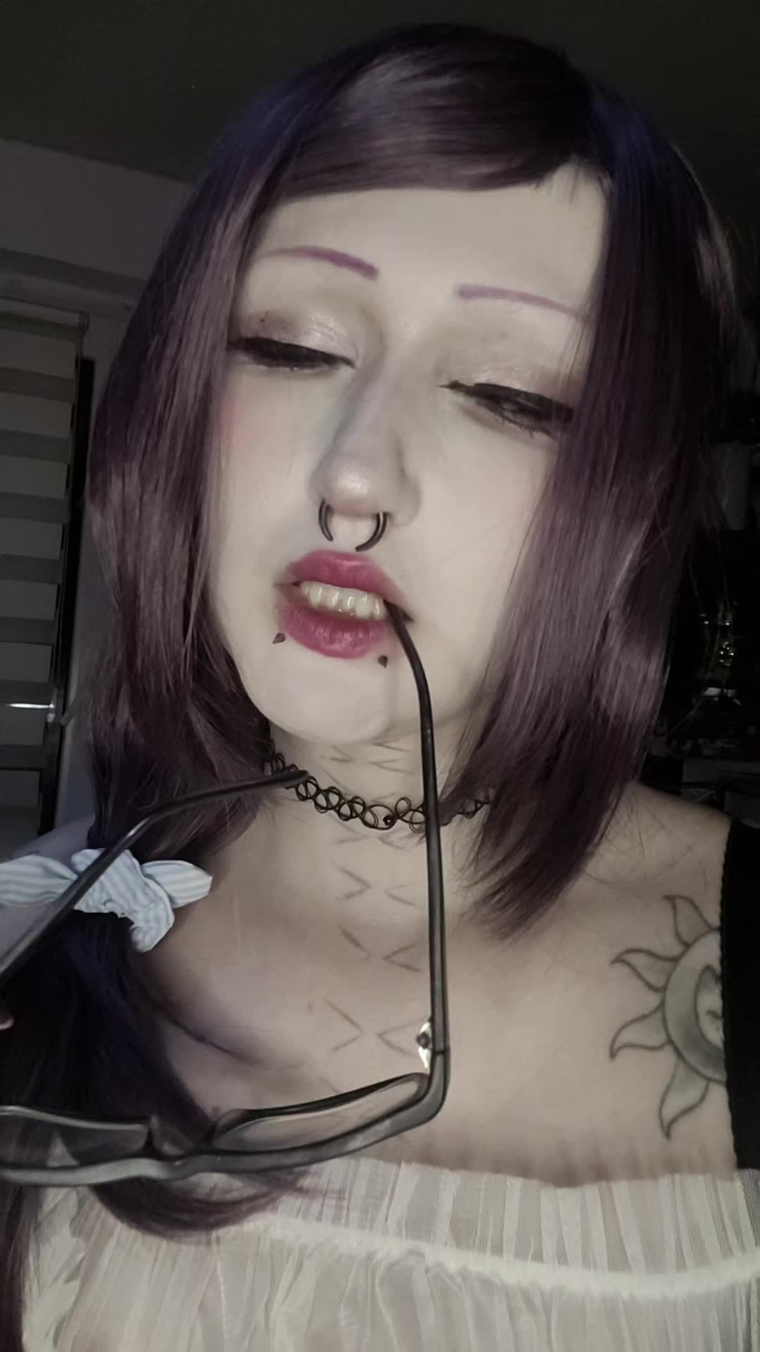 @⦻𝑲𝒊𝒕𝒕𝒚<3
