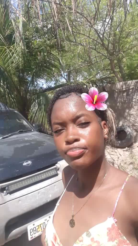 @Poup&eacute;e💕🌷 Dora 🐝