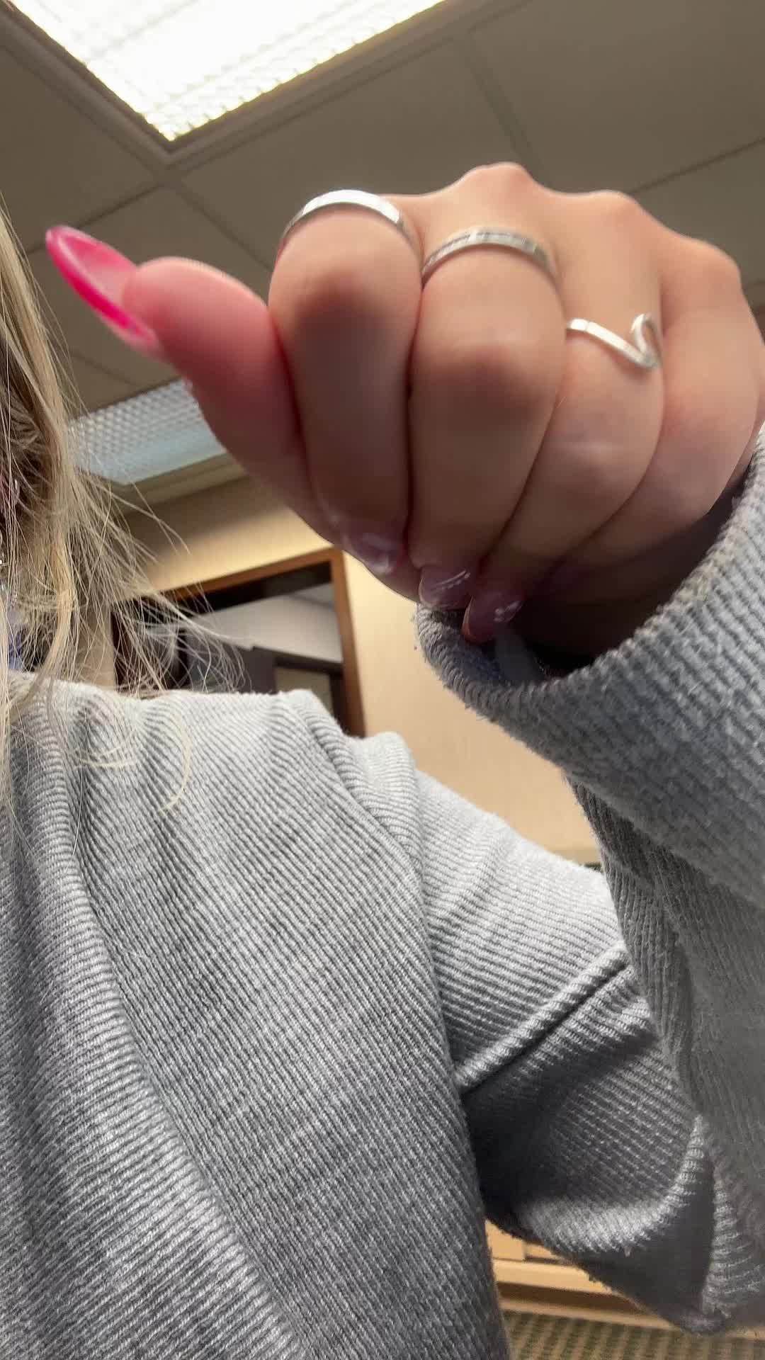 @olivia.