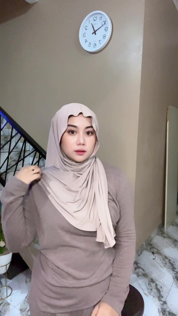 @anissyaninis