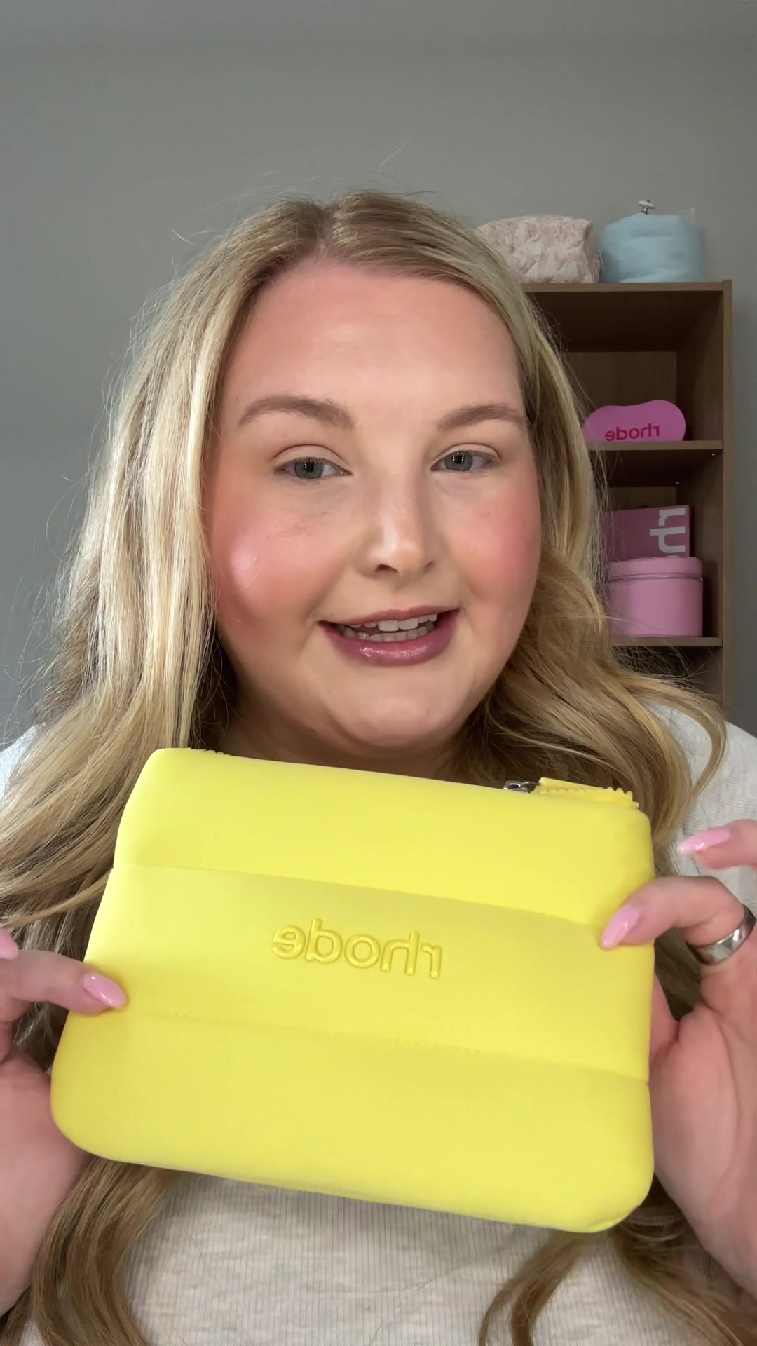 @rhode skin bubble pouch size | Jessica Reghelini (@jessicareghelini)