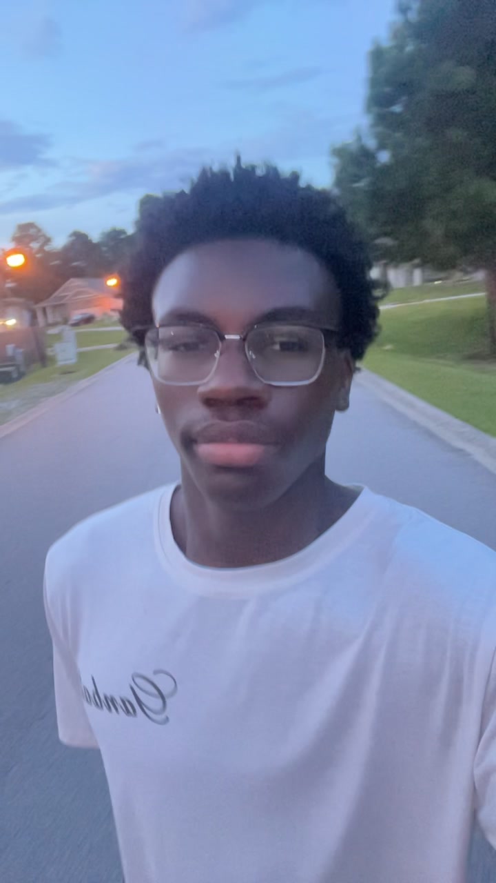 @🤨