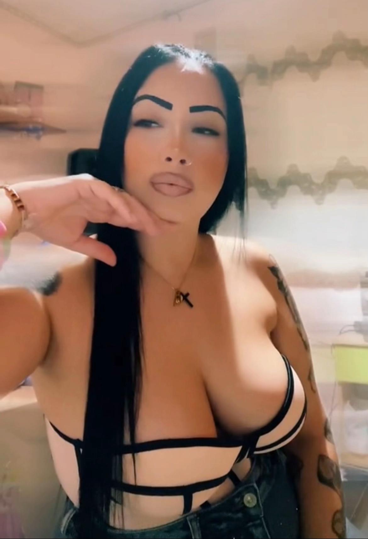 @𝕽𝖔𝖘𝖆 𝖓𝖊𝖗𝖆✨