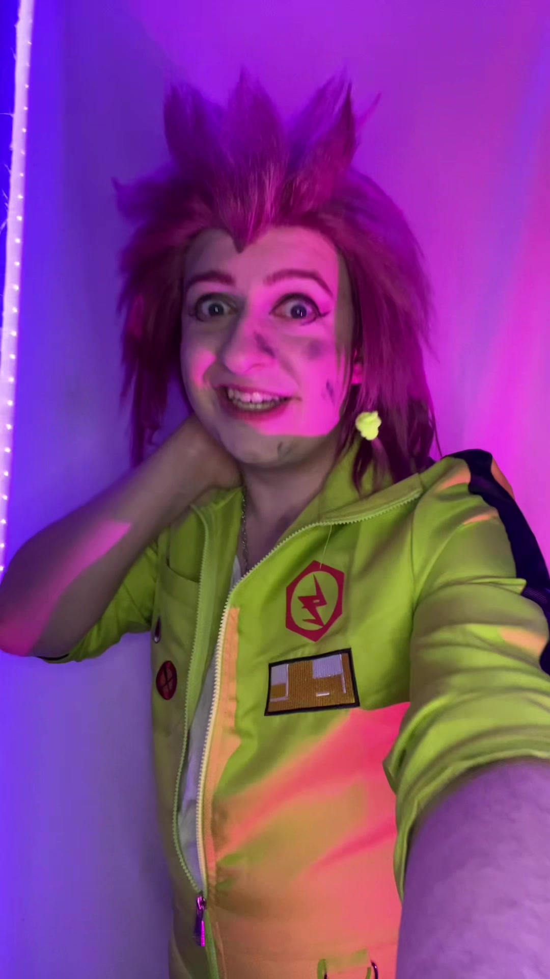 @(,,⊕︿⊗,,)