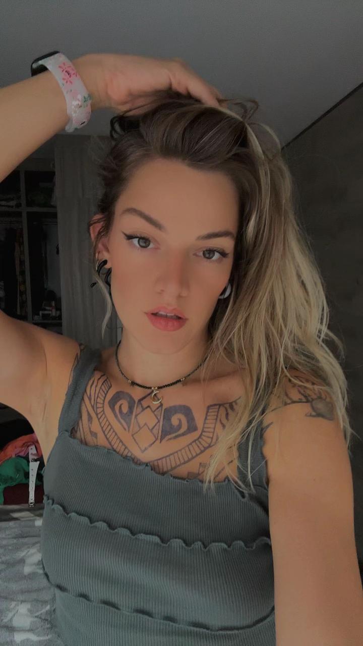 Michelle Moon Sugar (@michellemoonsugar) - Urlebird