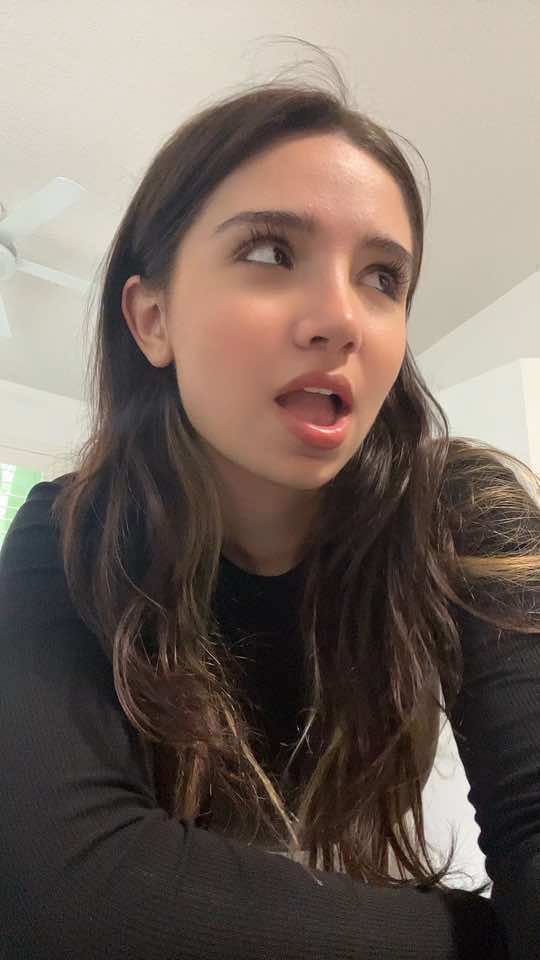 @Rebe⋆ᖭི༏ᖫྀ⋆