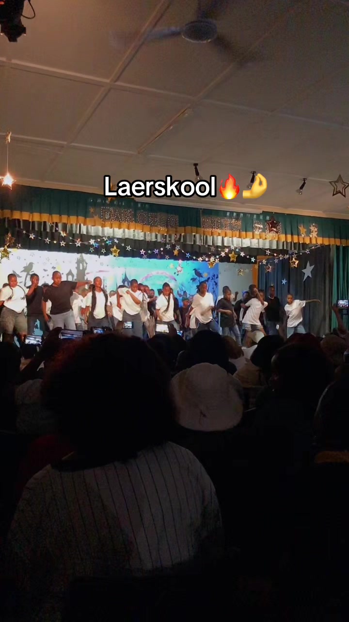 @MphoMokoena