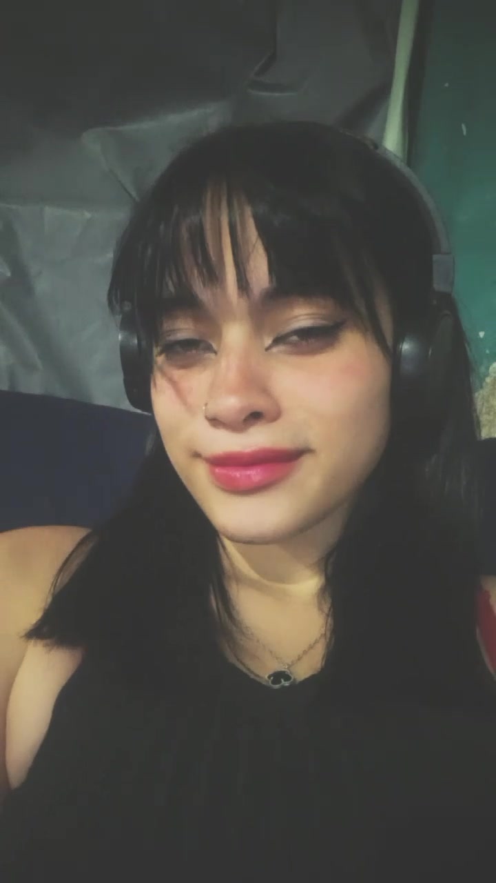 @Vit&oacute;ria Blaz