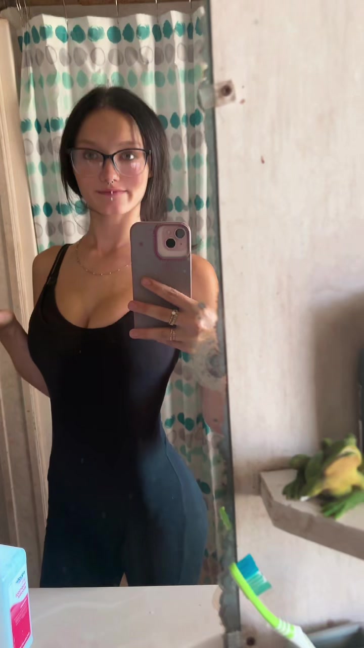 @junebuggg😻