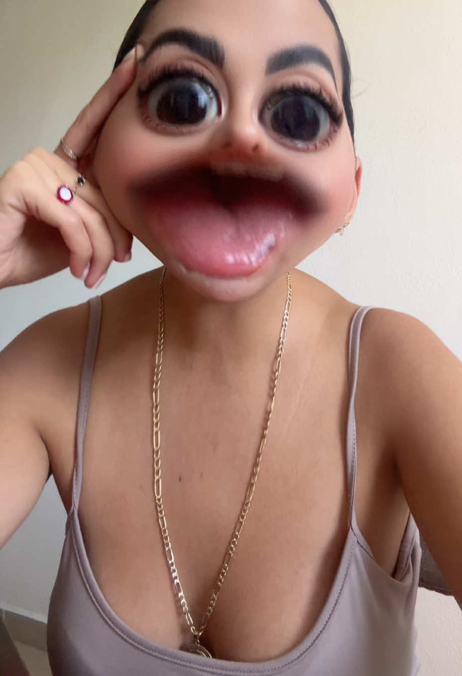 @Ximena Hau