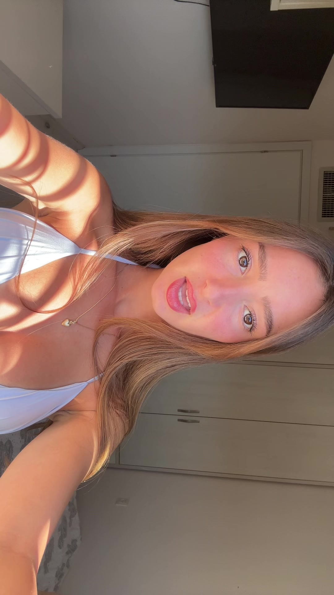 @roni 🍒