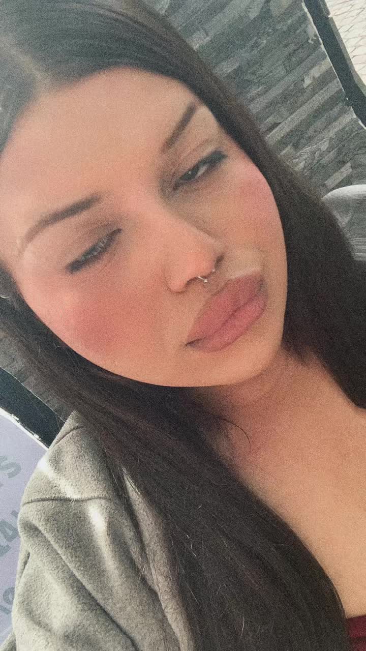 @Bratzzianaxoxo
