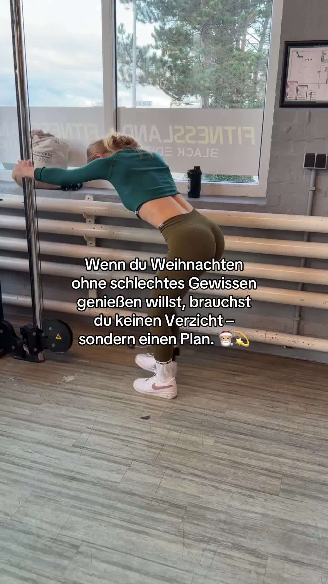 @celinastr_