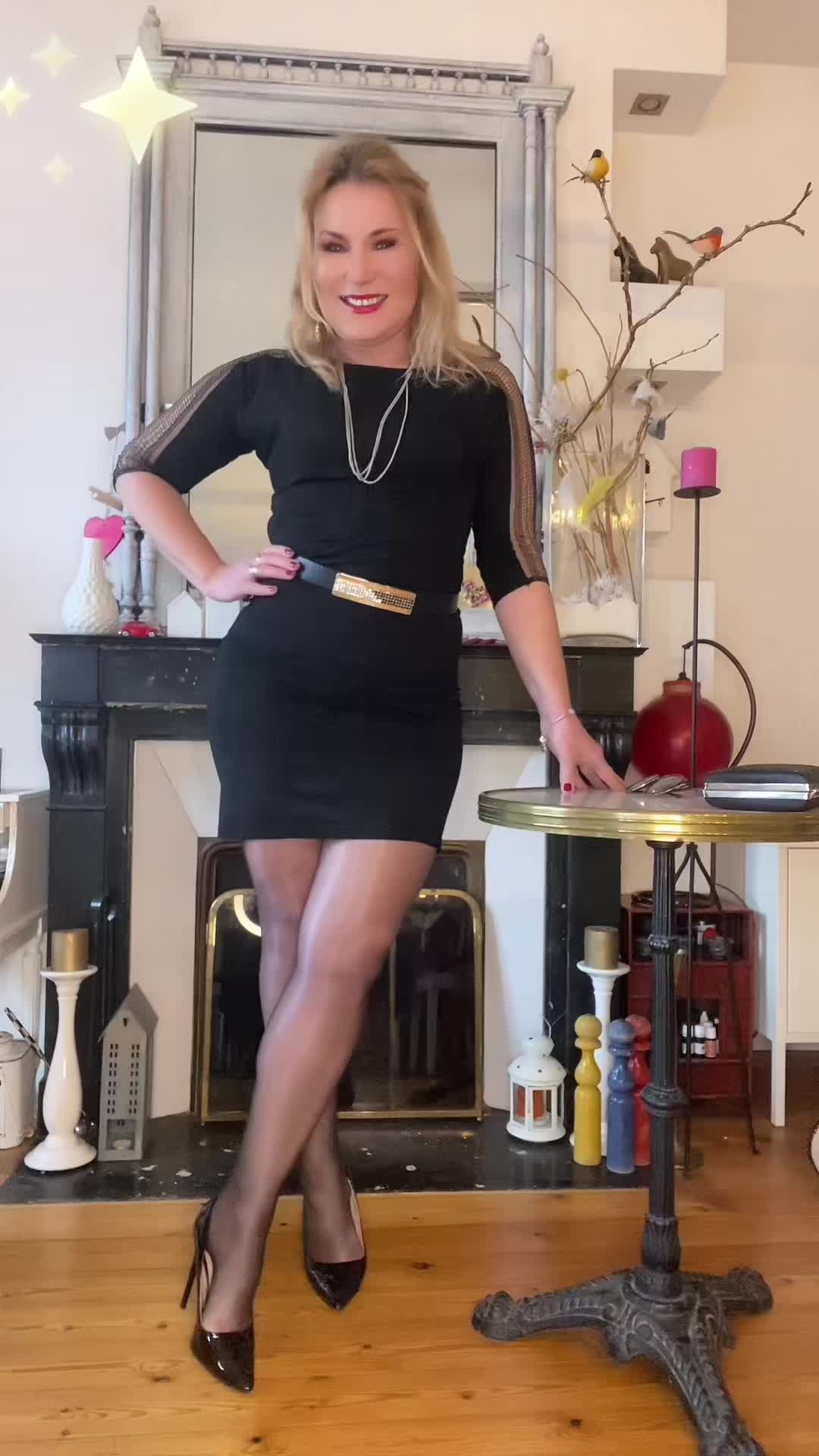 @LadyKate70 (KateDressing78) V.